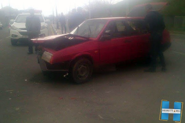 В Кахи столкнулись легковой и грузовой автомобили